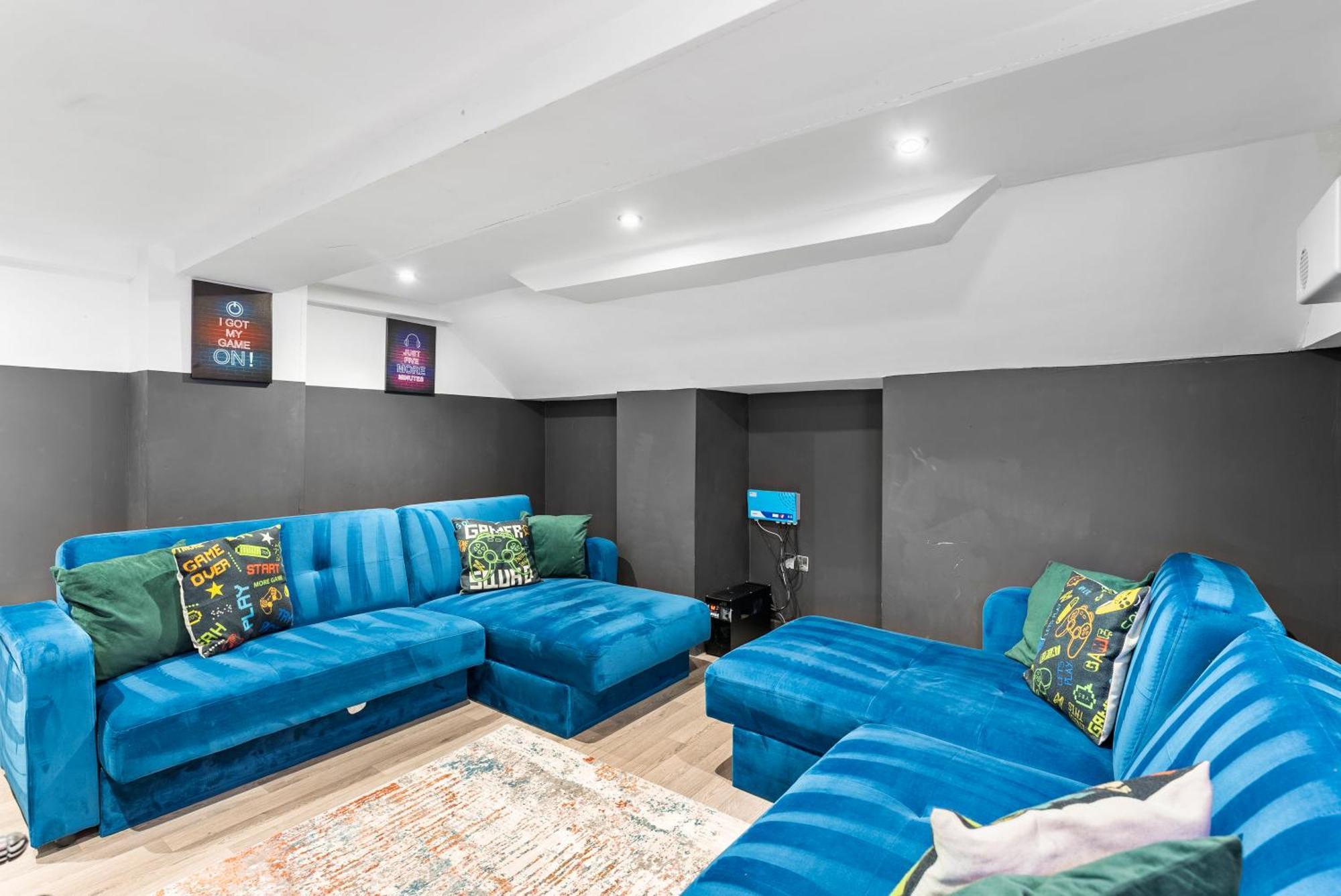 30 Percent Off! Central 5 Bed In Whitby - Games Room - Parking - Hot-Tub Ngoại thất bức ảnh